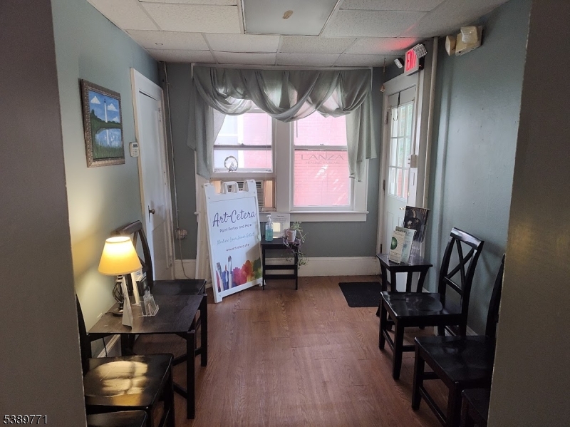 124 W Washington Ave 1