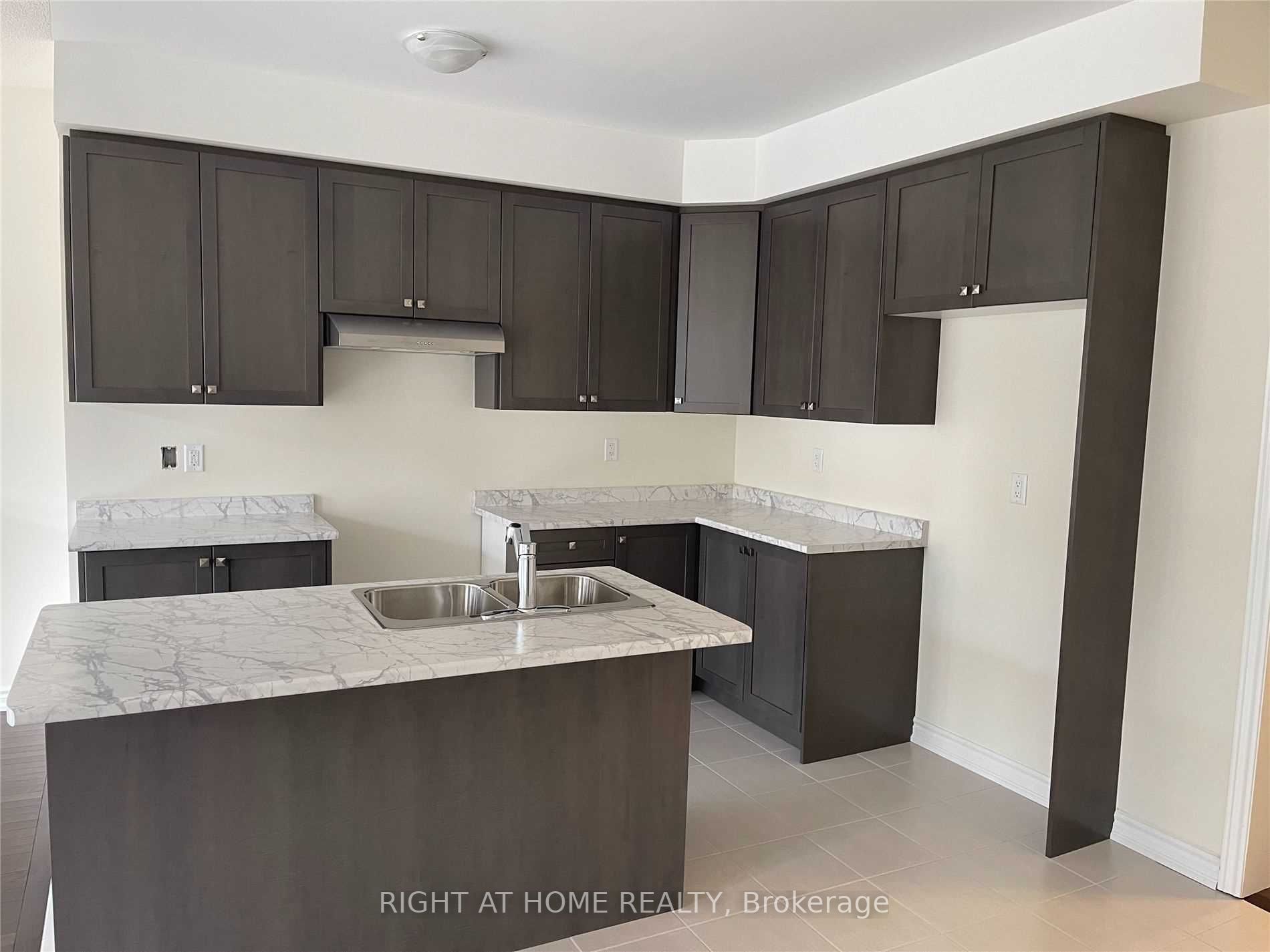 94 Ogston Cres