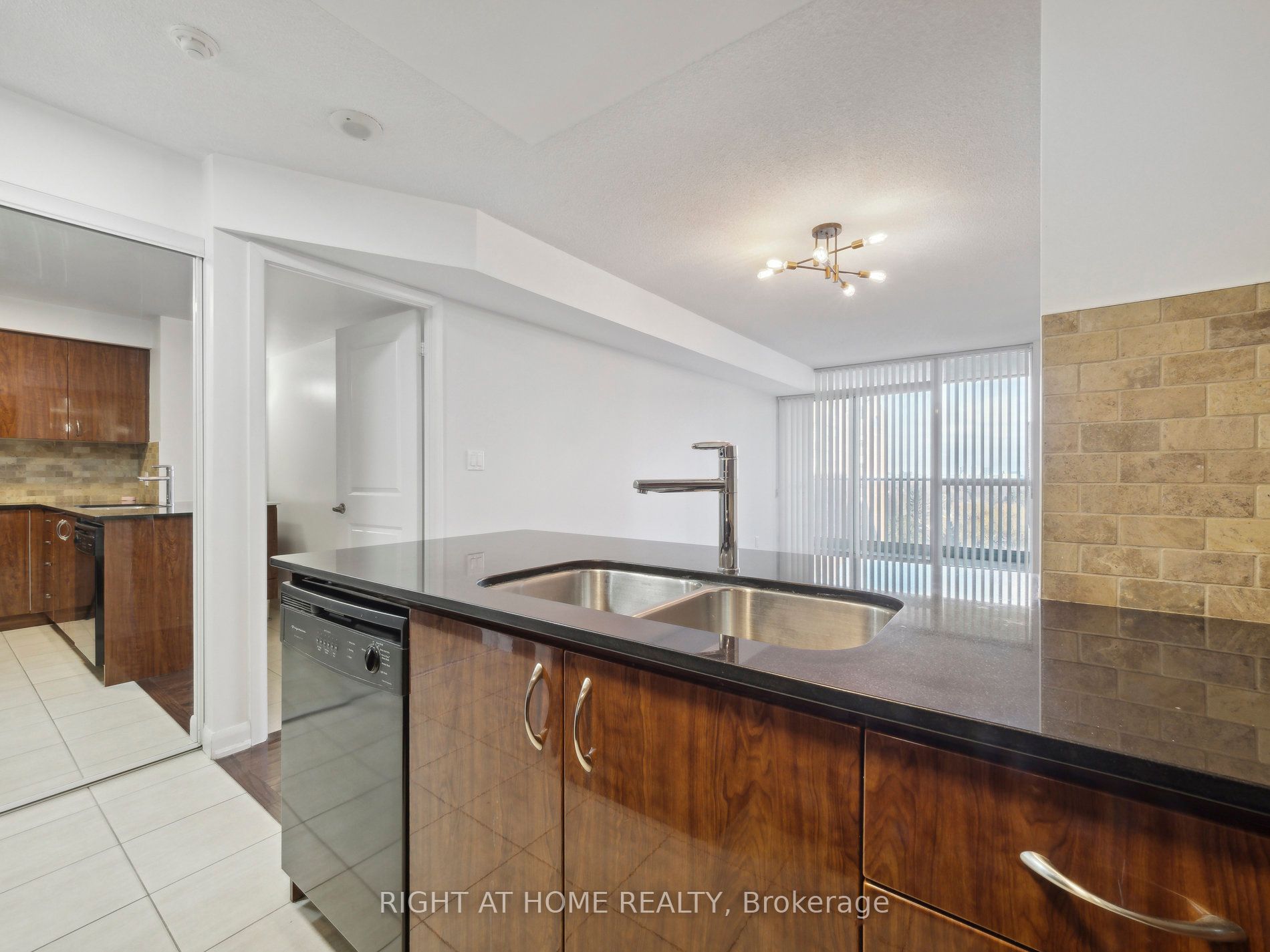 5791 Yonge St 1009