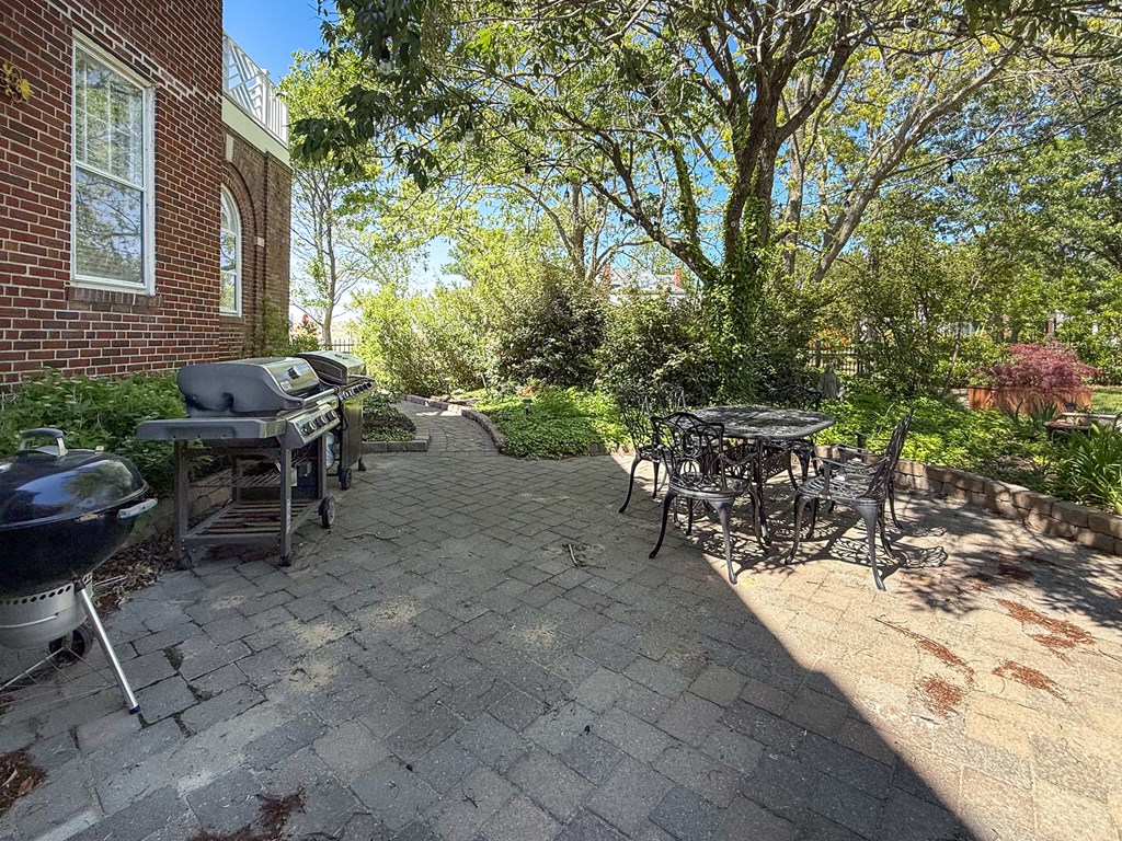 212 Bay Ave 9A
