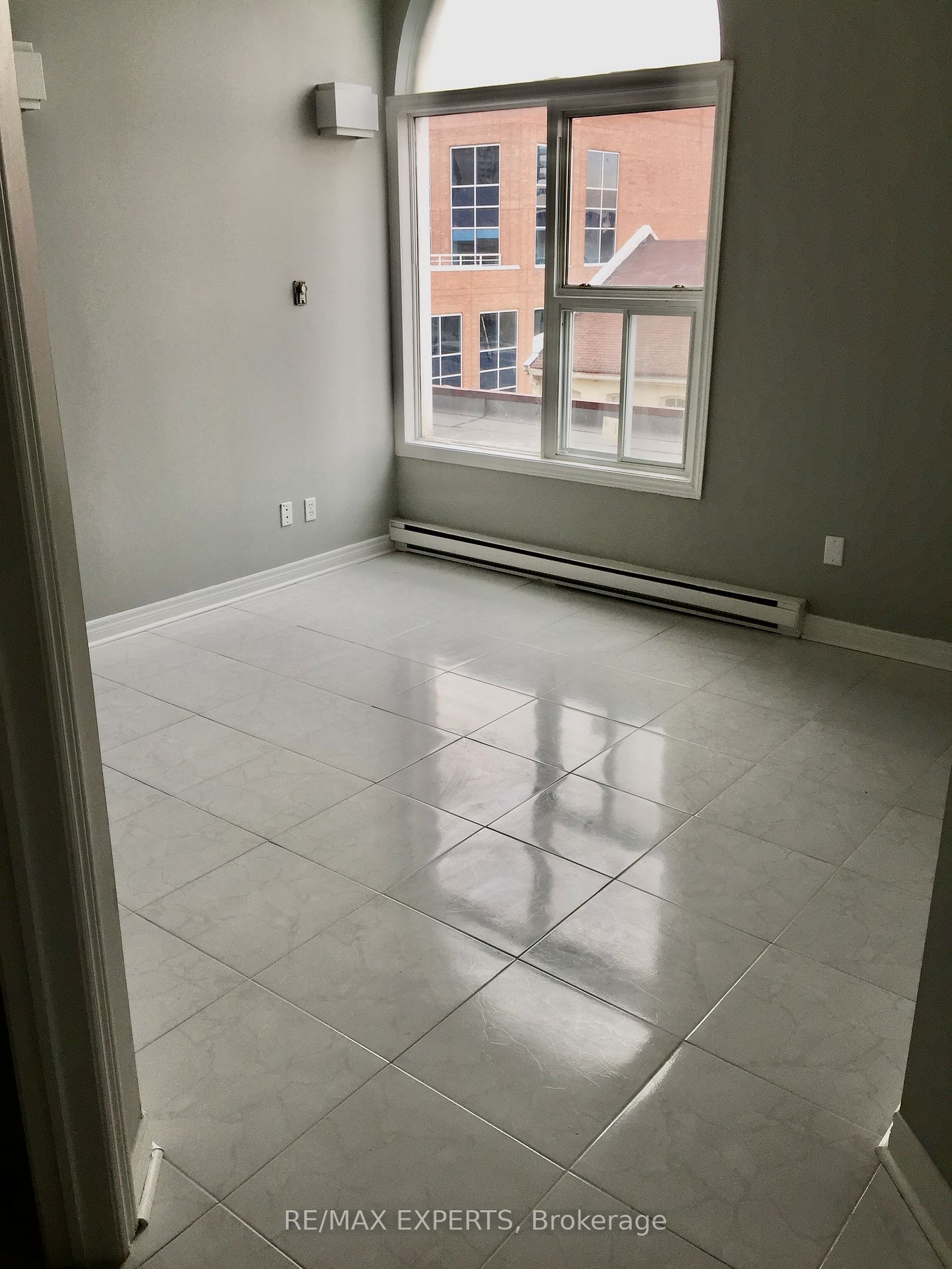 8 S Main St 402
