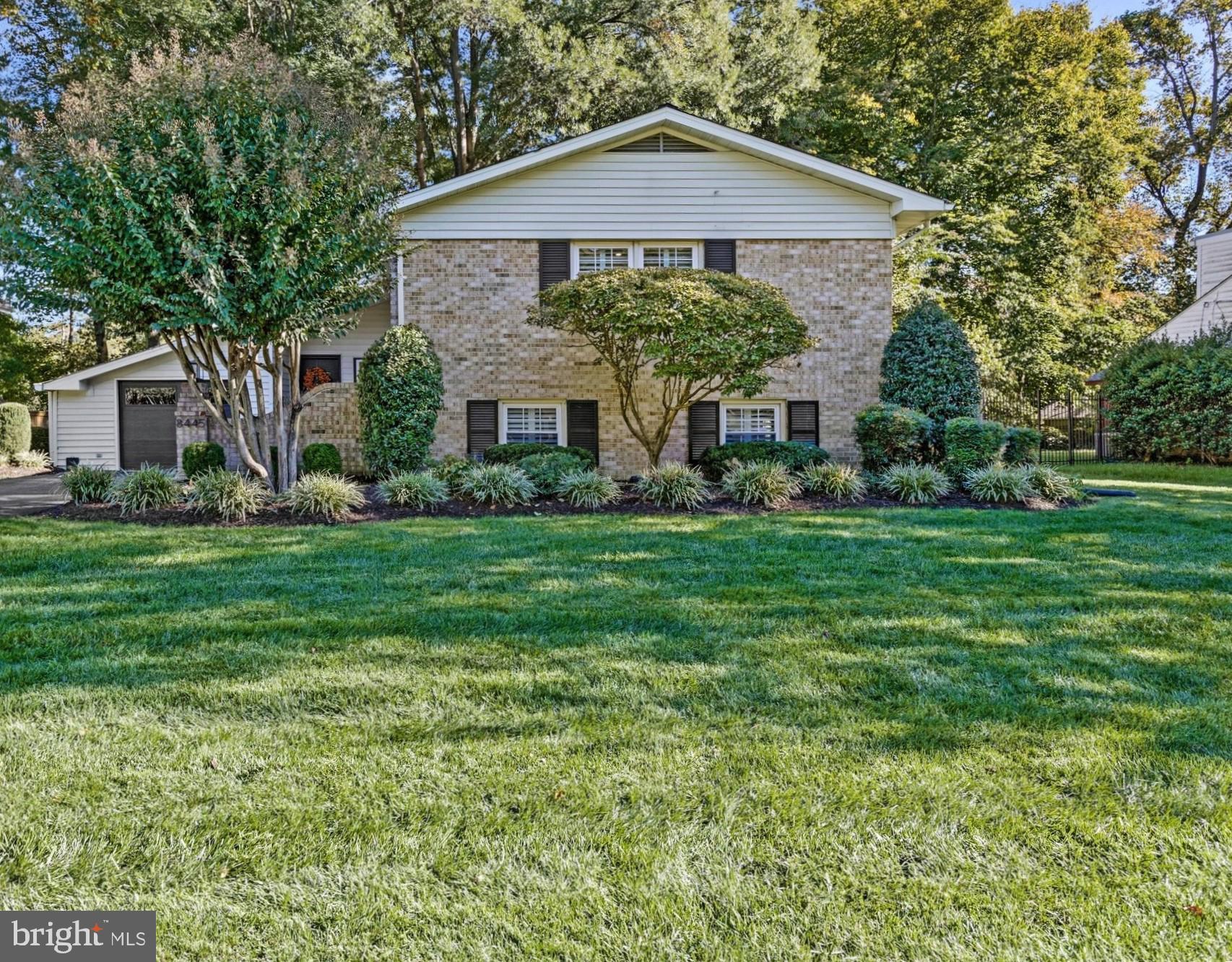 8445 Porter Lane