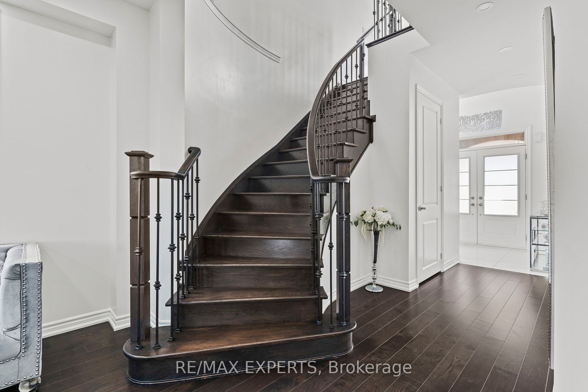 324 W Windfields Farm Dr