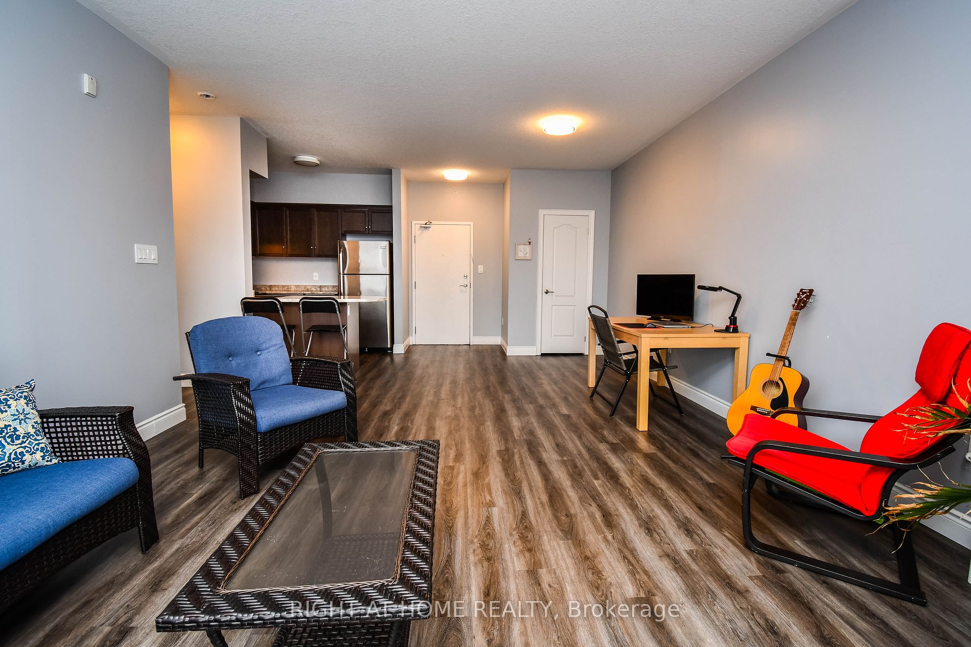 40 S Ferndale Dr 409