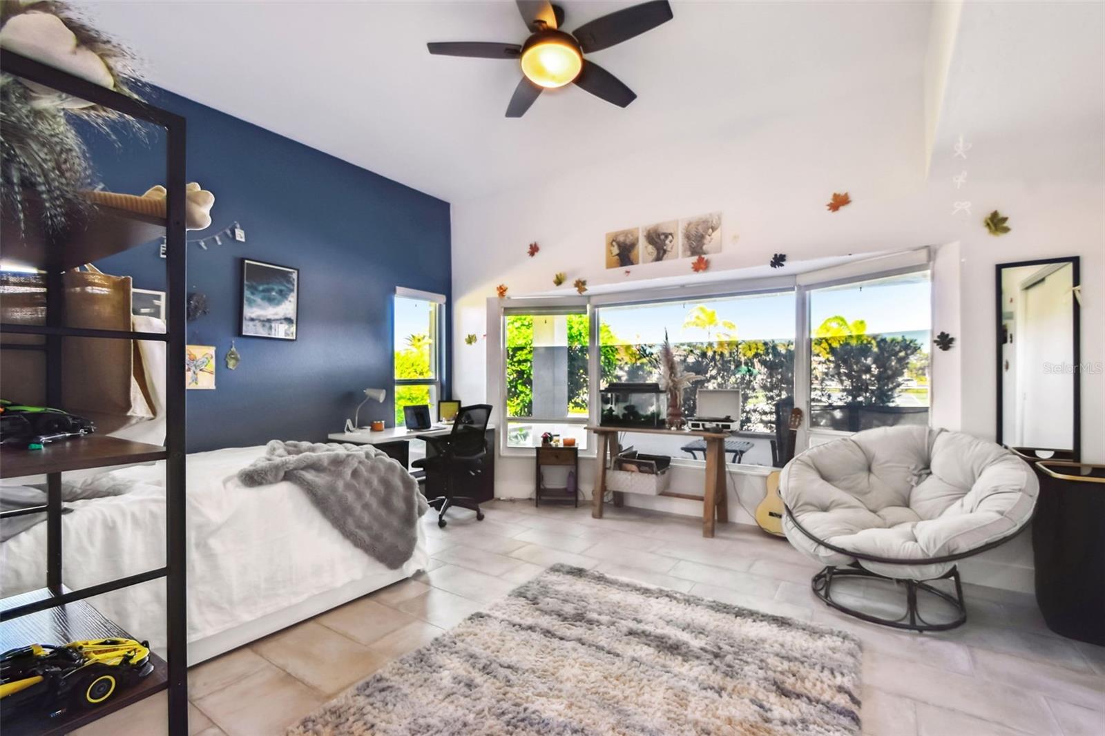 225 Harbor House Drive