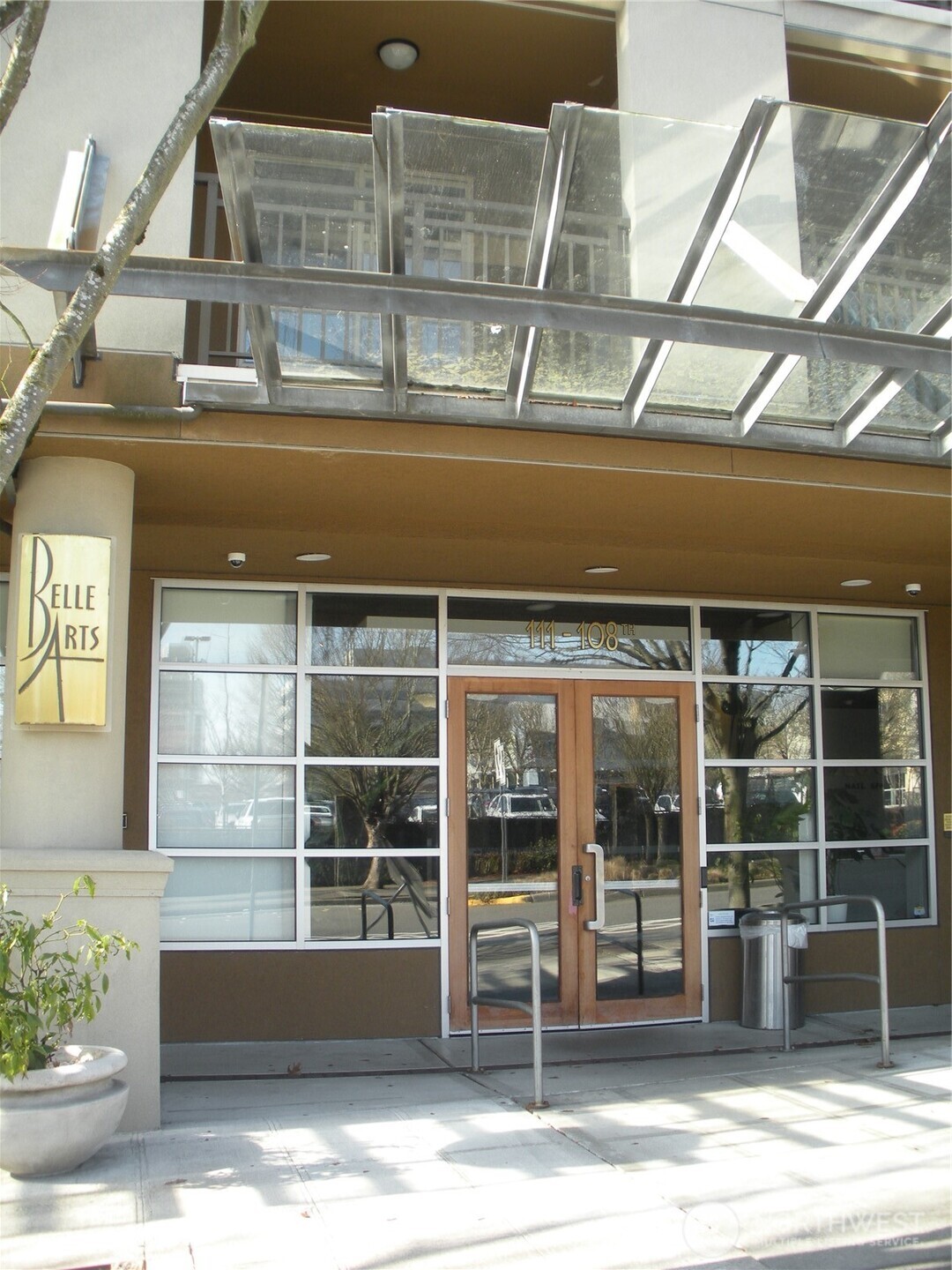 Experience the best of downtown Bellevue living. Embrace city life just moments from Old Bellevue, Bellevue Square, parks, premier shopping, and an exceptional dining scene—all right outside your door. This refreshed second-floor studio condo is move-in ready and designed for effortless living. Thoughtfully laid out, the space feels both functional and inviting—perfect for those seeking a low-maintenance lifestyle in the heart of it all. Residents enjoy desirable amenities including a fitness center, game room, Amazon lockers, and secure parking. No rental cap and pet-friendly policies offer flexibility for both homeowners and investors. With the energy of downtown at your fingertips and an easy commute to major employers like Meta and Microsoft, this is your opportunity to live large in one of Bellevue’s most dynamic locations.