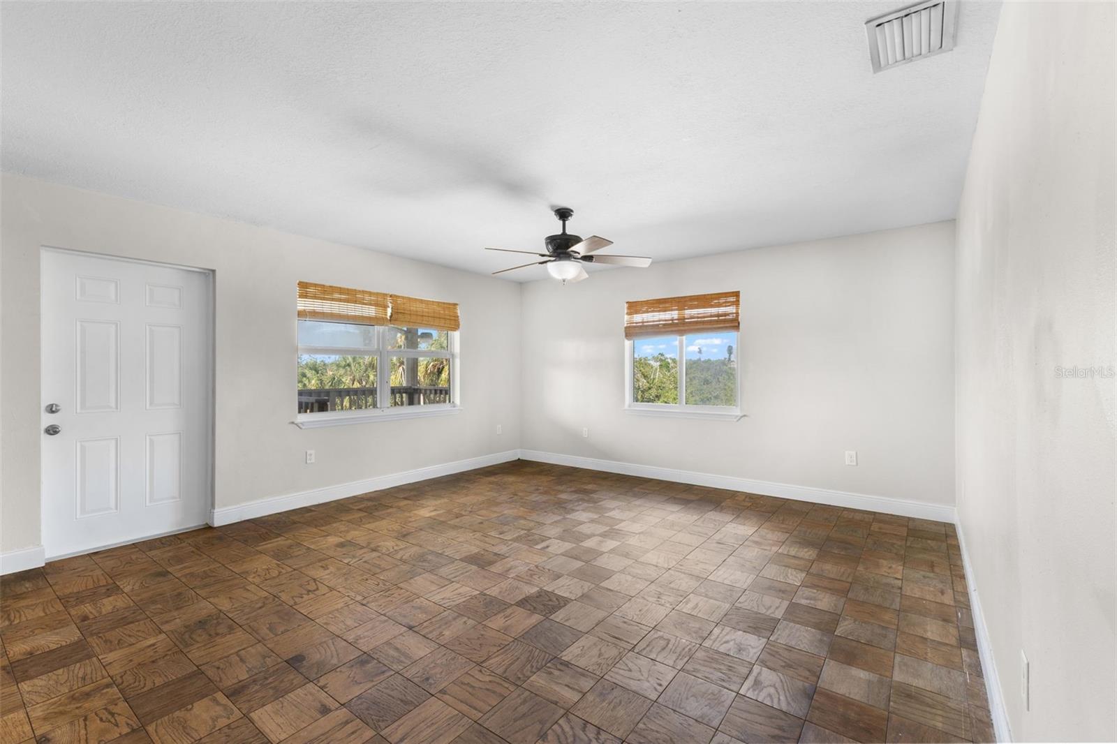 445 Horseshoe Loop Road