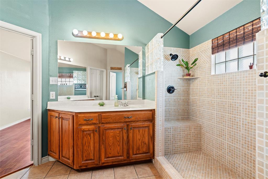 1301 Crest Glen Drive