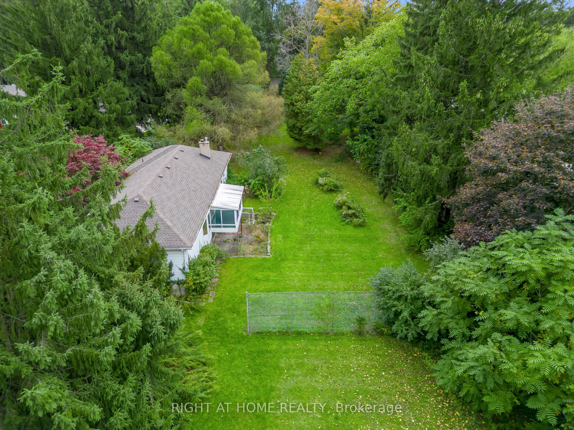 49 Thornwood Dr