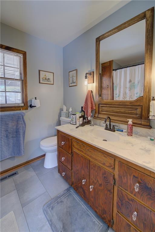 1213 E Fredrickson Drive