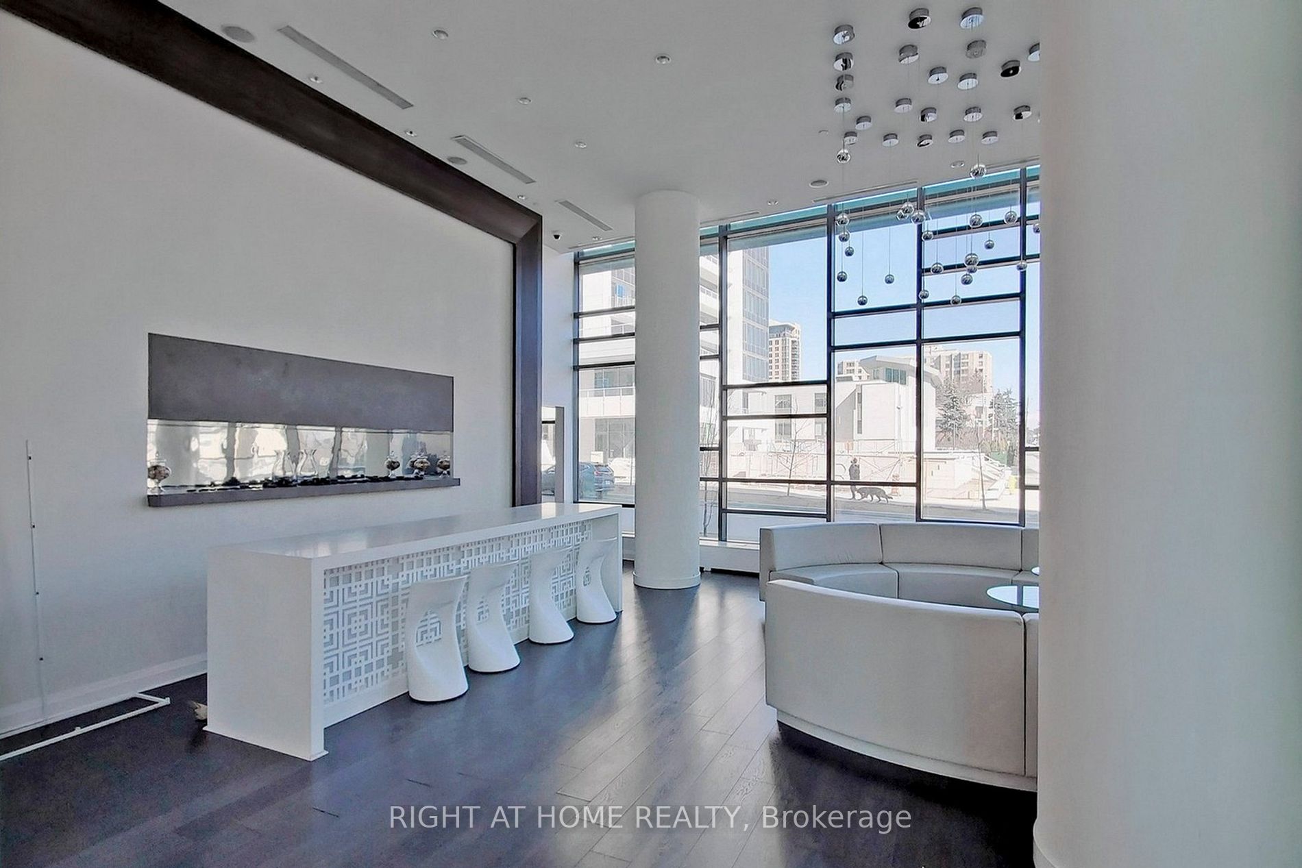 68 Canterbury Pl 902