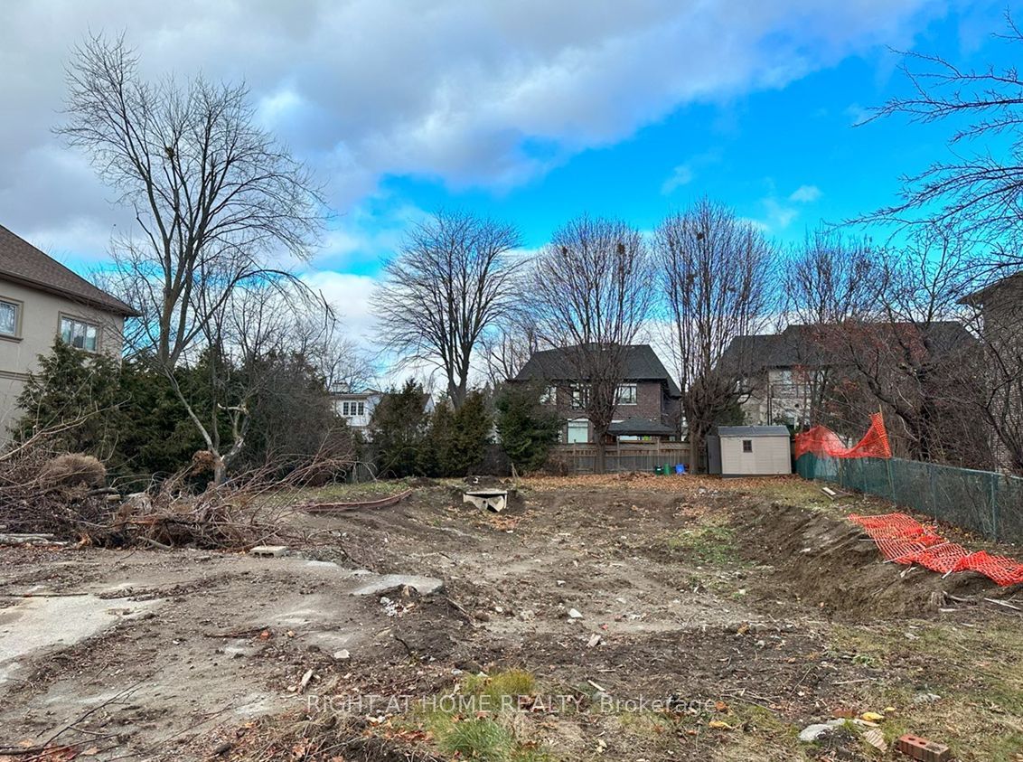 24 Sunnywood Cres