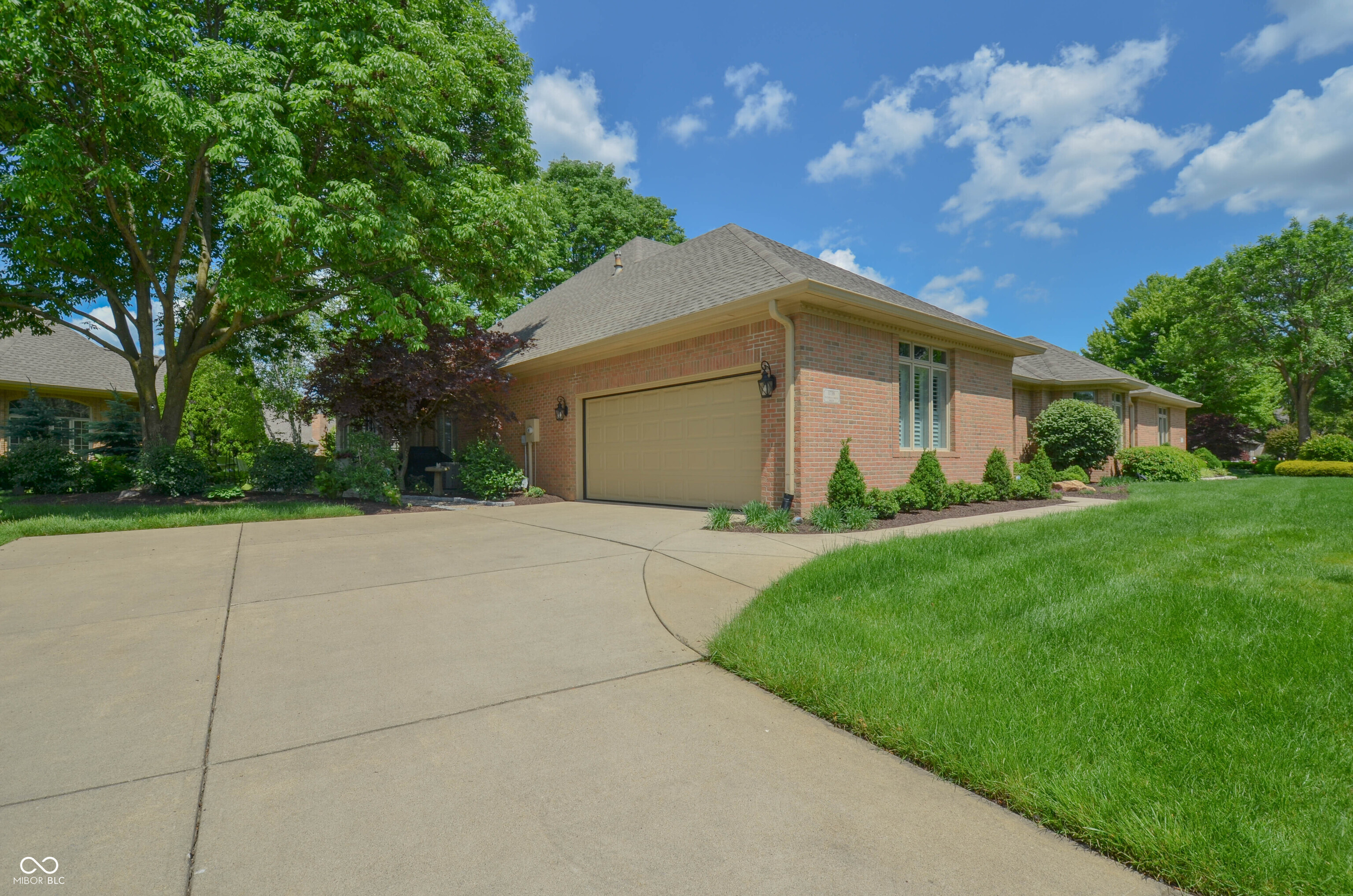 1738 Pathway Drive S