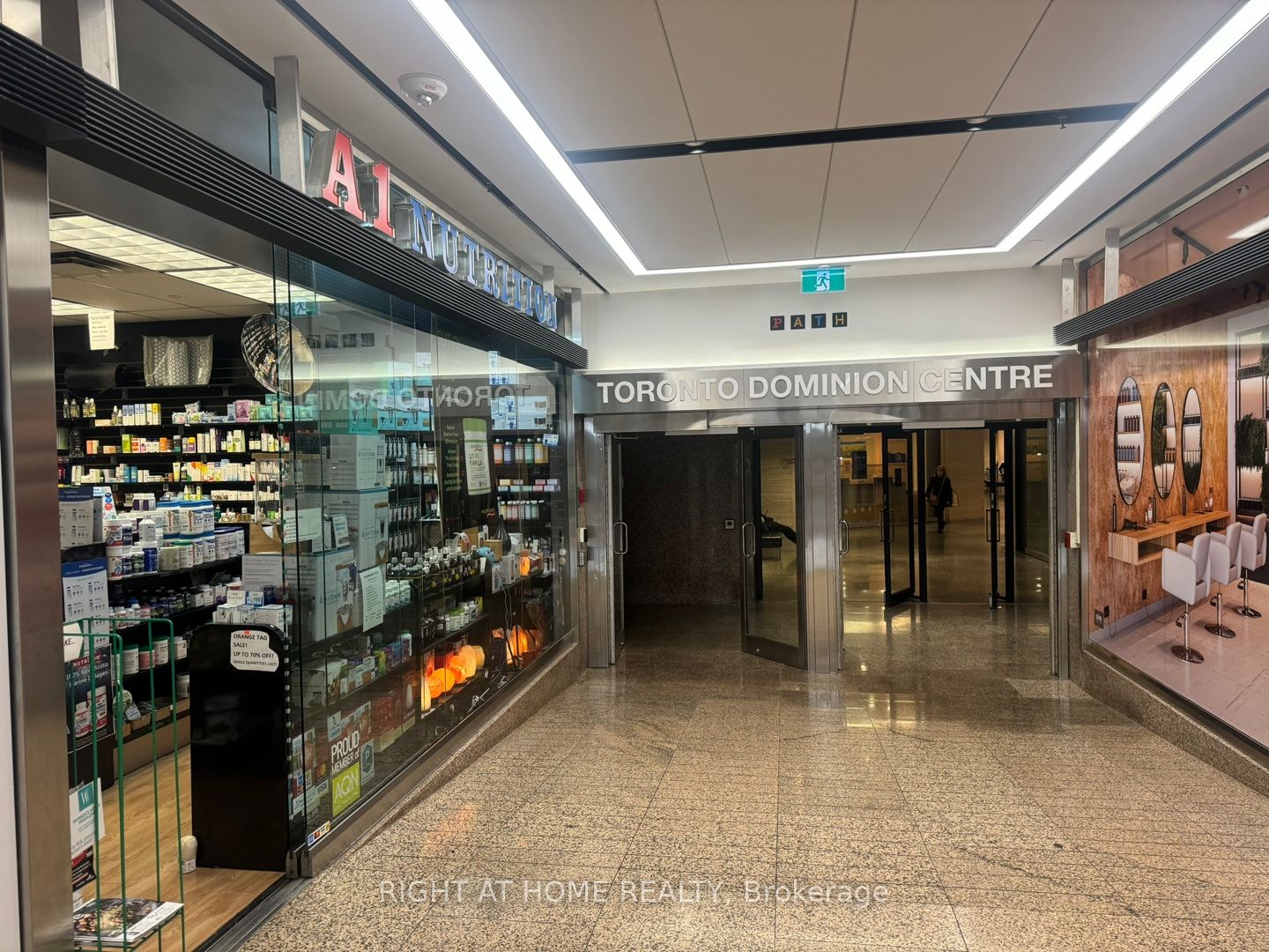 121 W King St B101