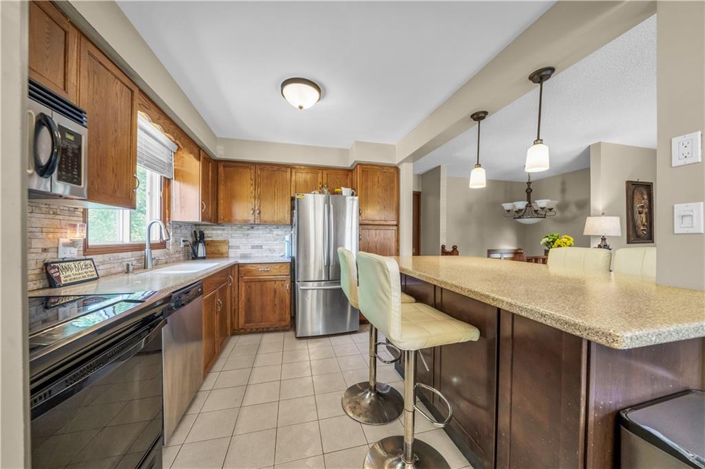 3929 Vineyard Crescent