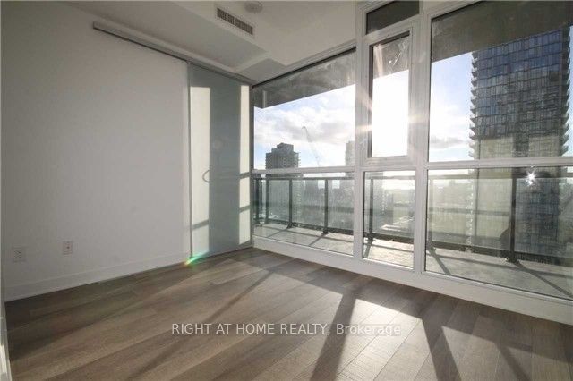 290 W Adelaide St 3212