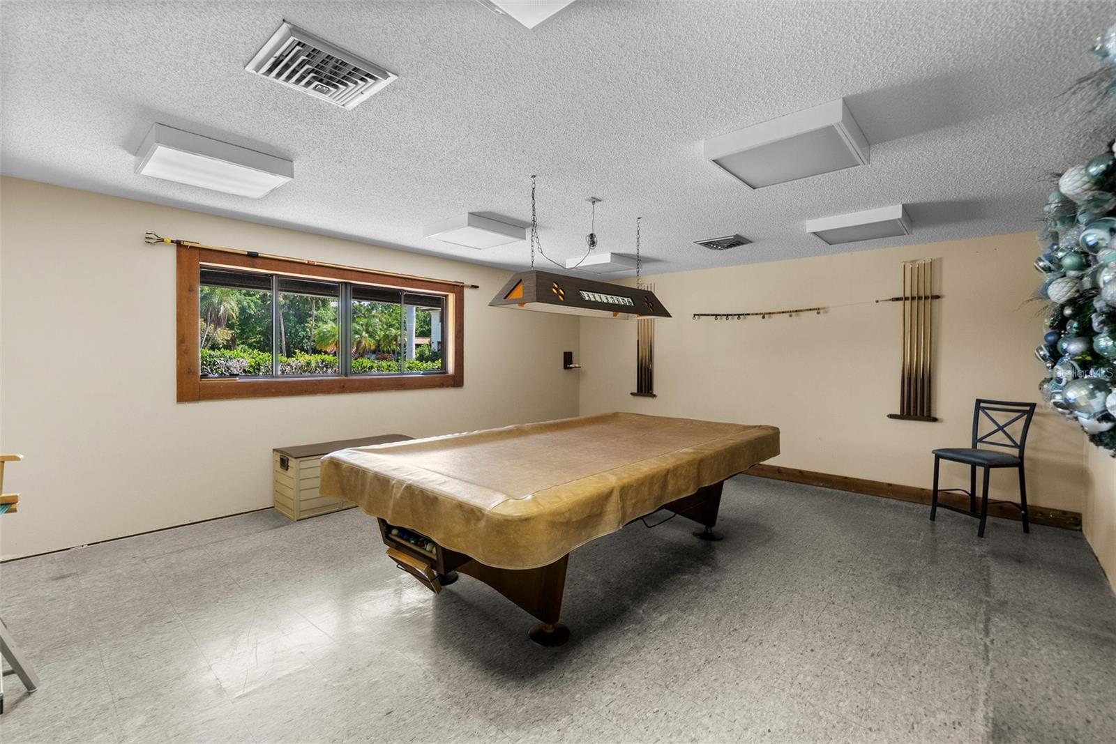 6061 Fairway Lane 1411