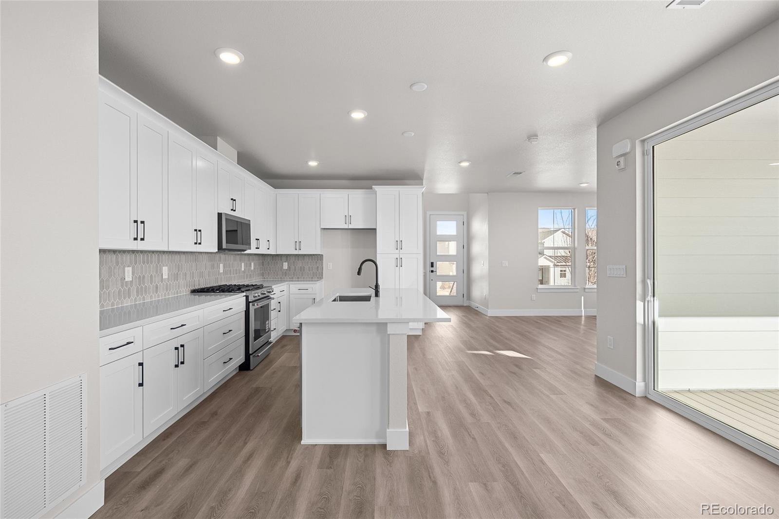 8737 Whiteclover Street