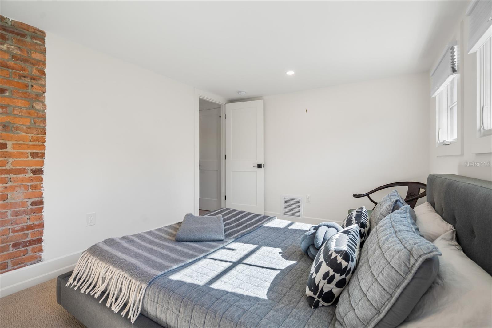 5302 N Central Avenue