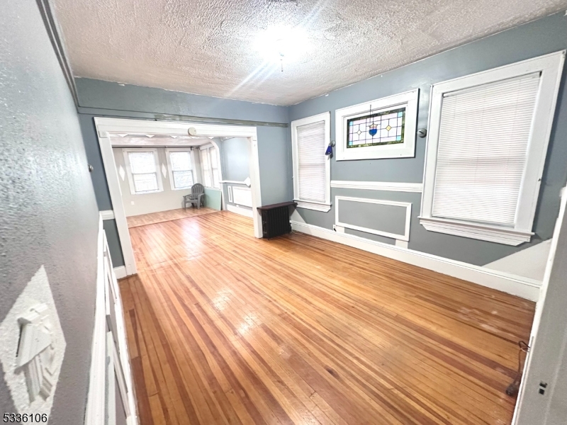 552 Bayway Ave