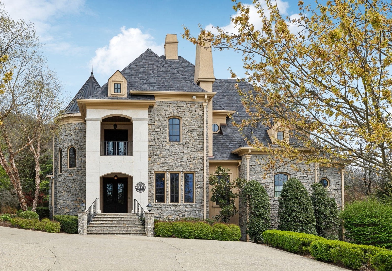 128  Woodward Hills Pl