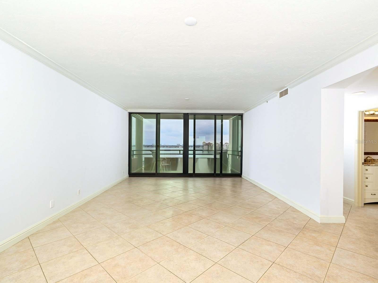 1255 N Gulfstream Avenue 1106