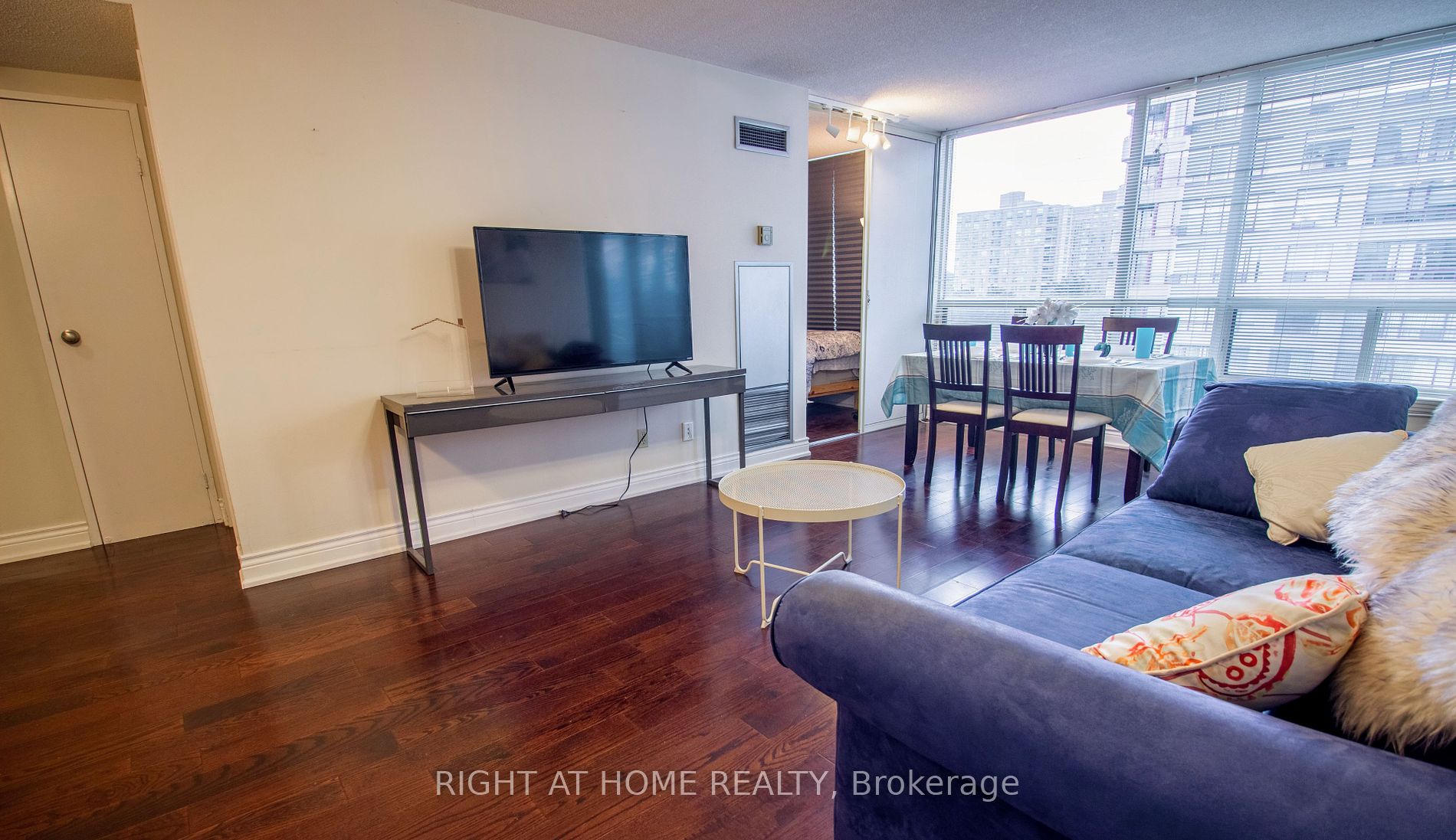 5785 Yonge St 505