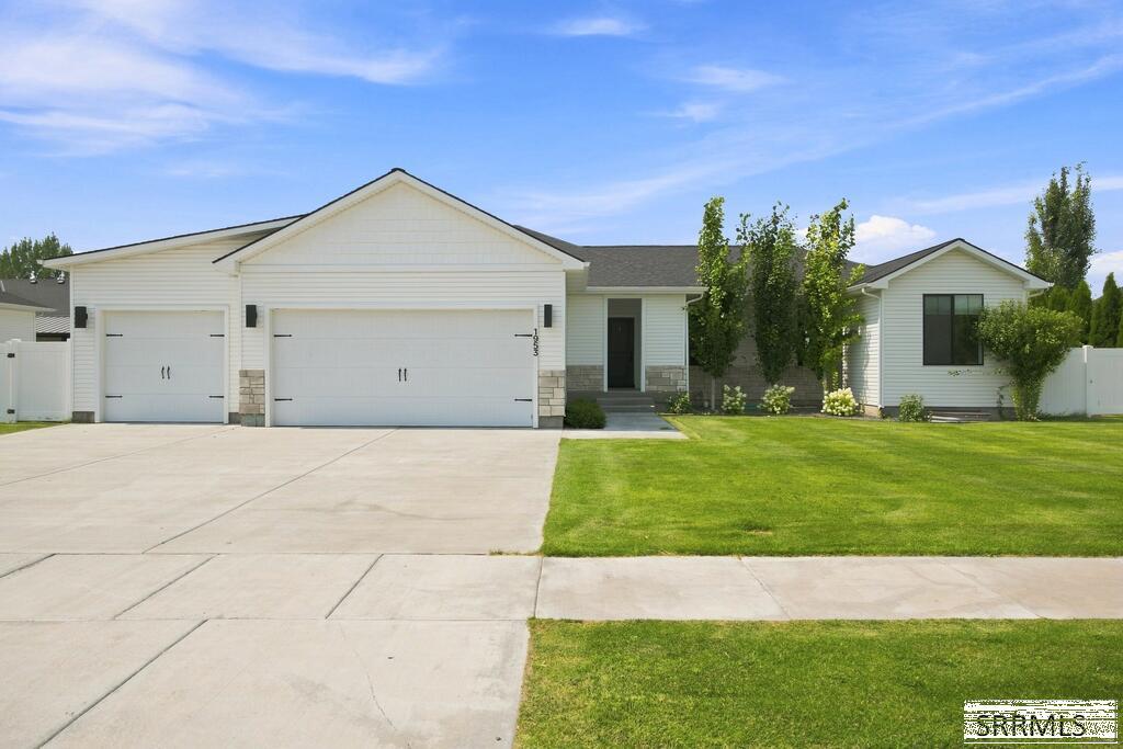 1953 N Mesa Canyon Drive