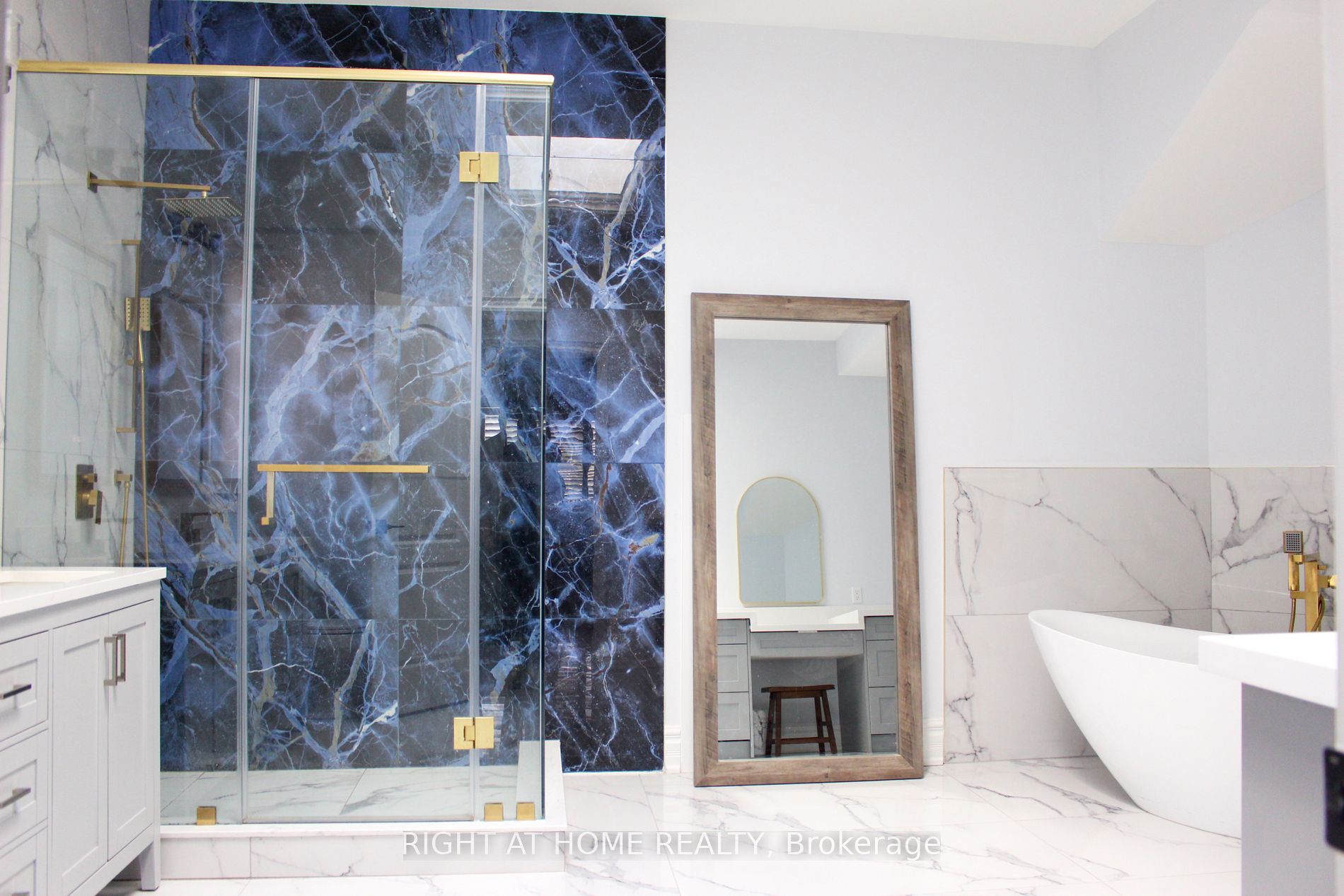 185 Cook's Mill Cres