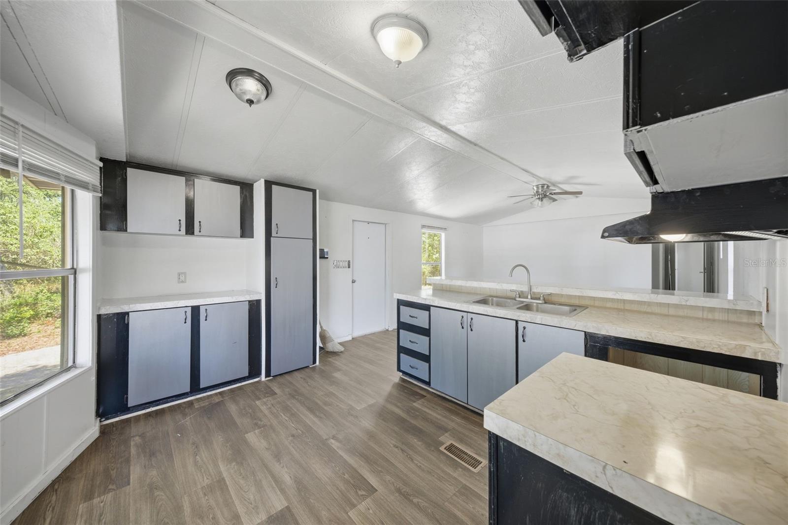11410 Thomas Road