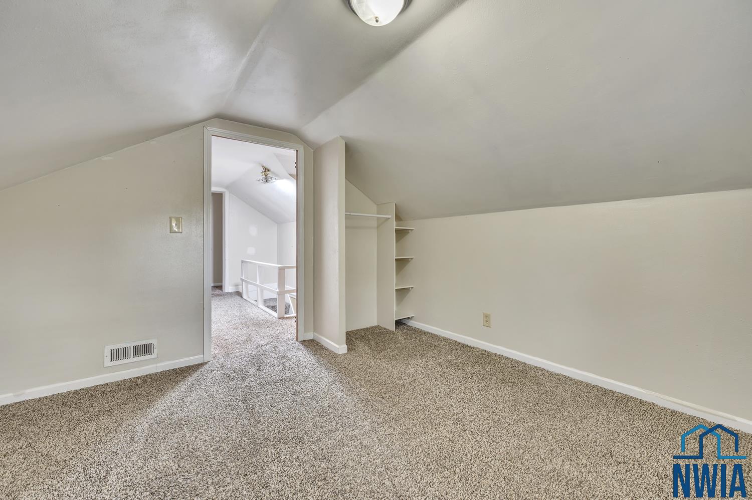 607 Albany Avenue Ne