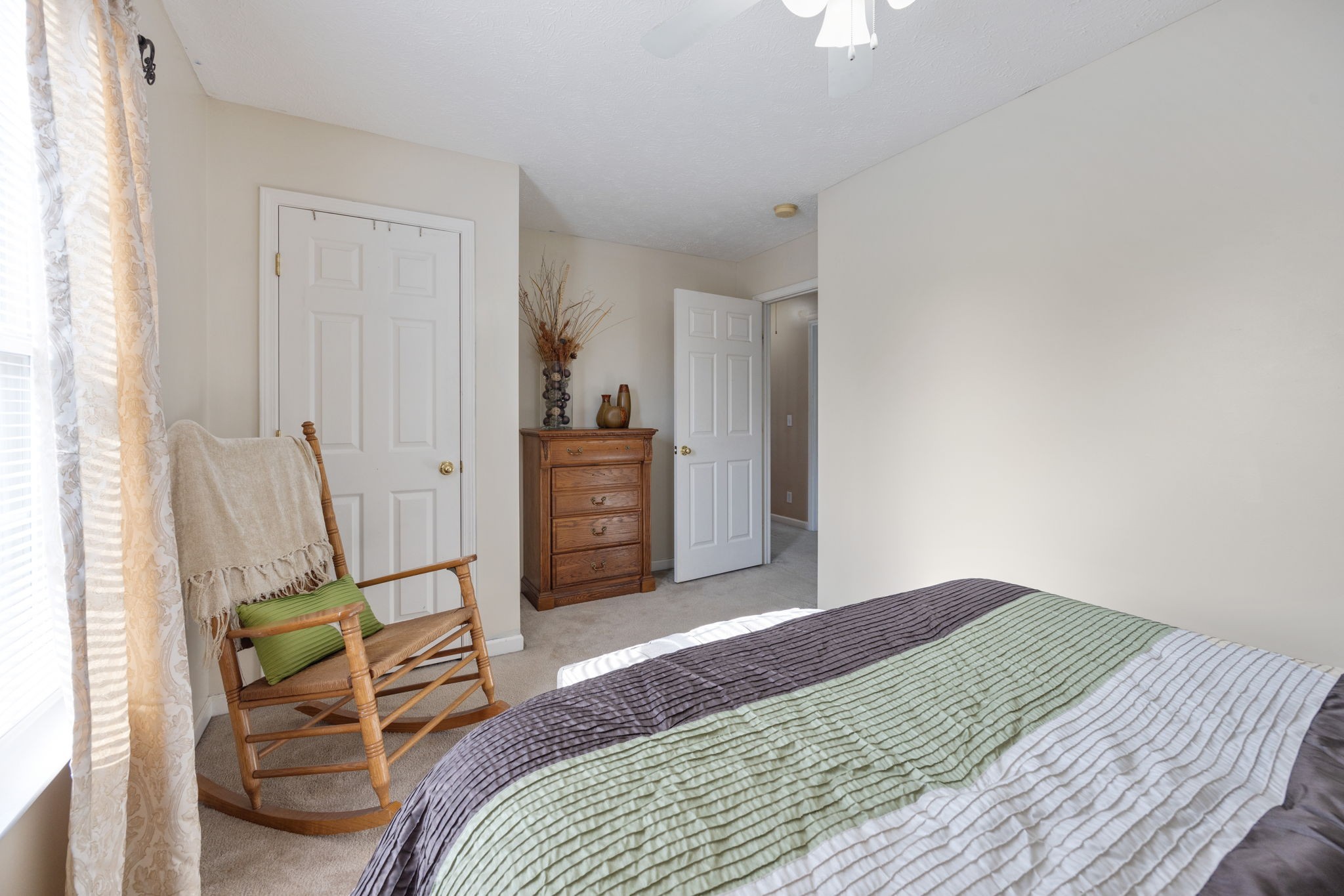 220 Iroquois Dr