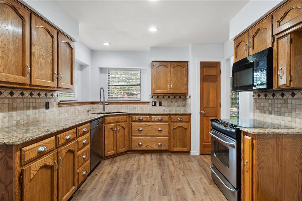 2206 Sand Creek Court