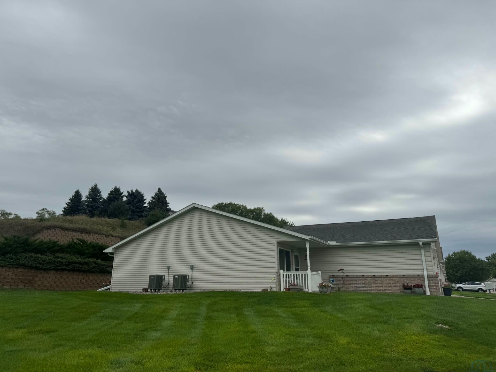 1120 Meadow View Court 1