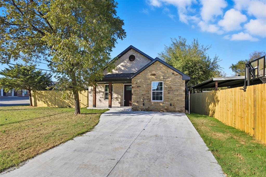 Just listed in Southwest Oklahoma City! This beautiful 4-bedroom, 2-bathroom home sits on a spacious corner lot and features a stunning stone-faced exterior with timeless curb appeal. The open layout offers plenty of natural light and a seamless flow between the living, dining, and kitchen areas — perfect for everyday living and entertaining. Conveniently located near schools, shopping, and major highways, this home blends comfort, style, and accessibility all in one.