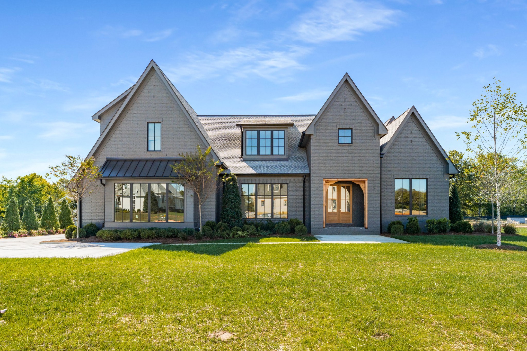 6033 Frazier Park Ln