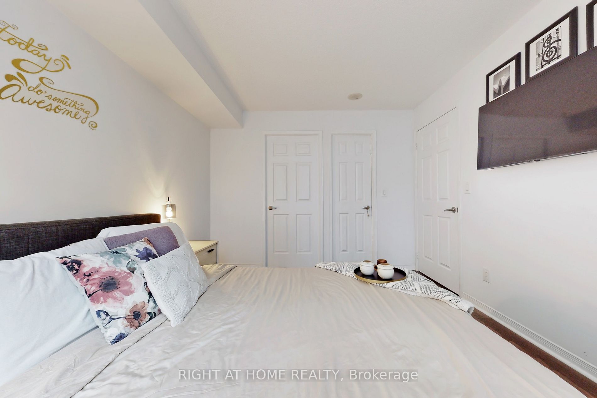 75 King William Cres 204