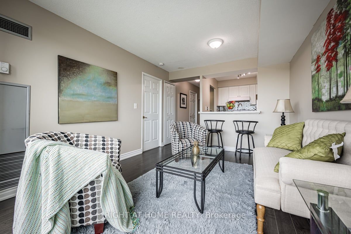 18 Lee Centre Dr 501