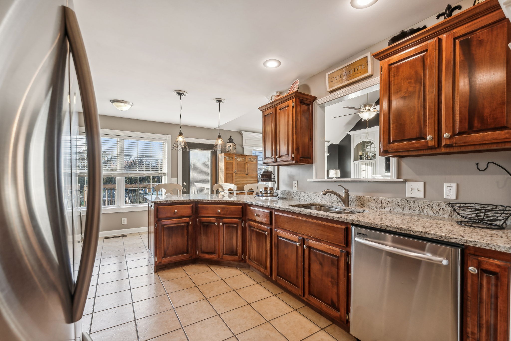 5881 Highway 31 W