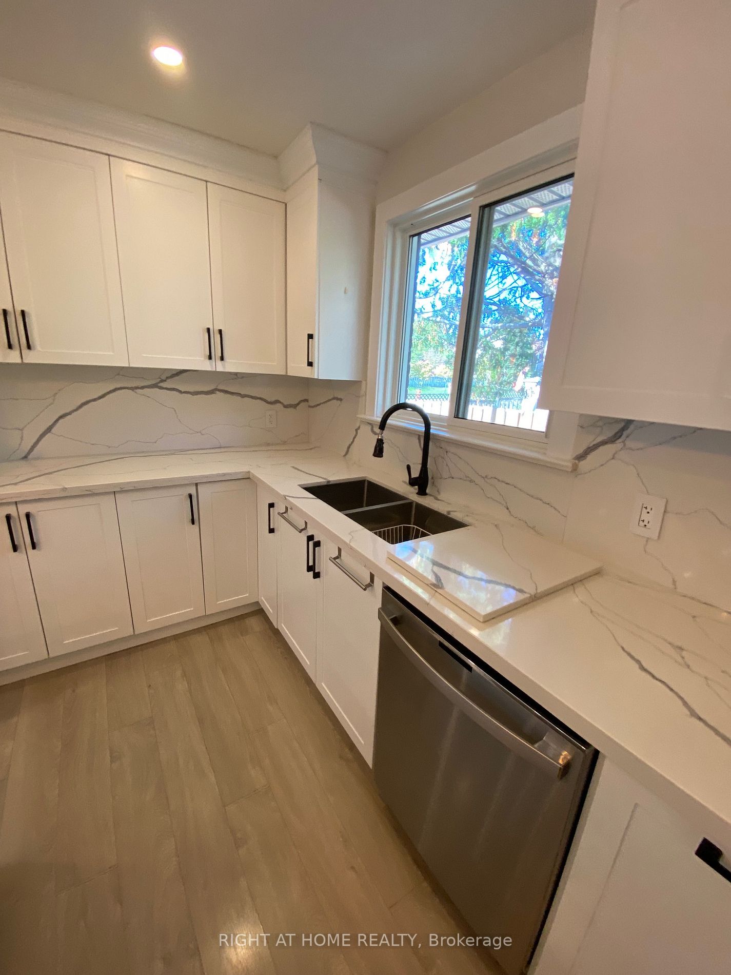 112 Walter Ave Main