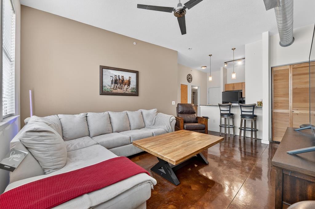 201 W Lancaster Avenue 406
