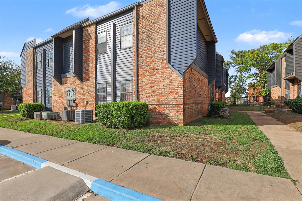 Investors! 11.35% Cap Rate! Here is your newest turn key unit for your portfolio that will cash flow from day one. Reach out for more information on the lease or have your agent request it. This 966sf ground level unit features two generous size bedrooms and a large living and dining space. ONLY 5 minutes from OU campus and right by the bus line.  The city park, Sunrise Park, is right next to this building and features a newly remodeled playground. Tenant occupied, reach out for showing information.