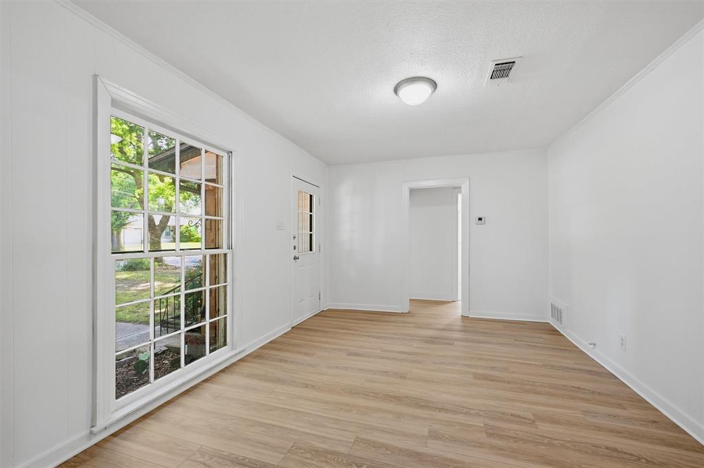 1020 W Brockett Street