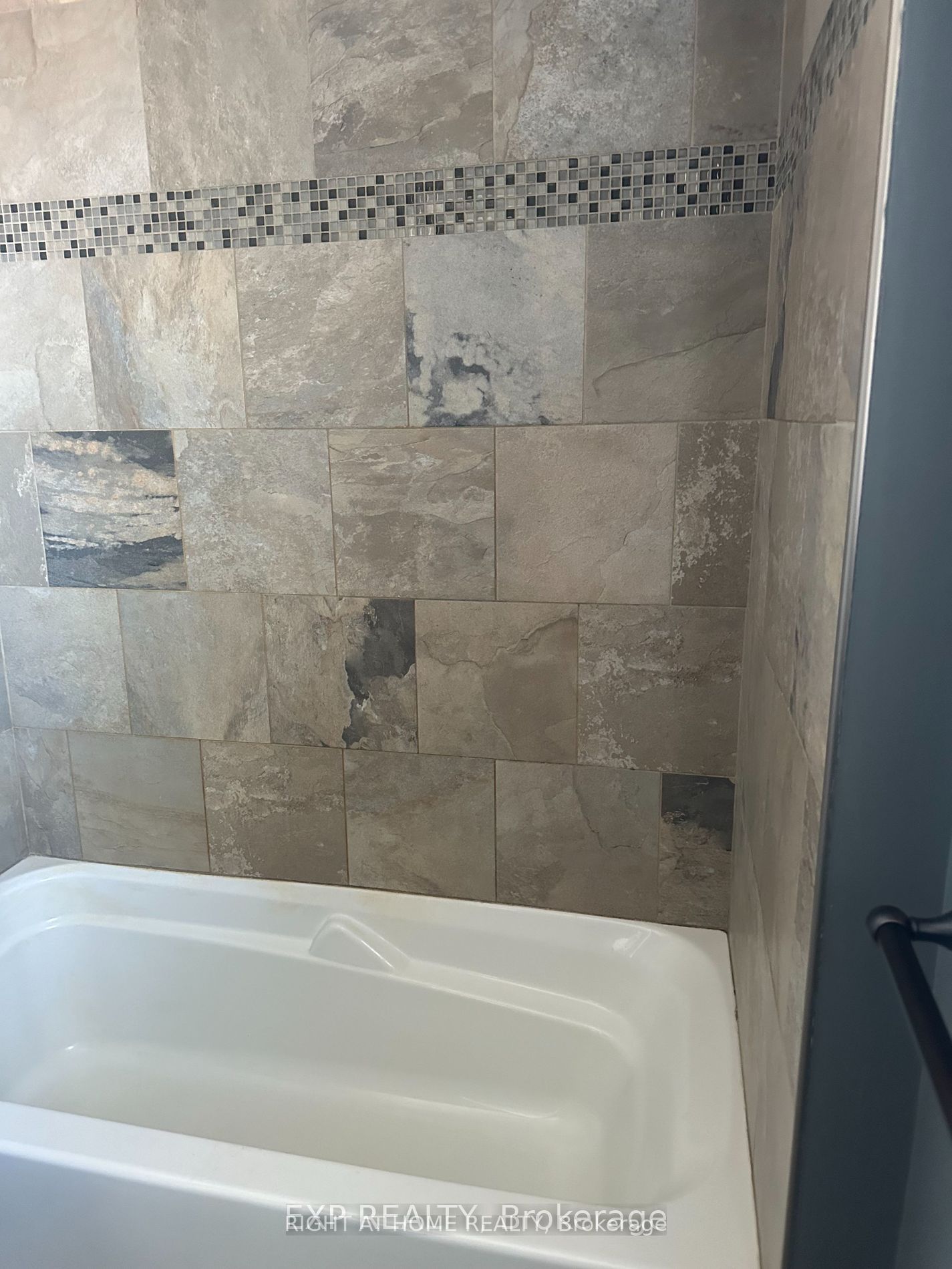 20480 Leslie St Unit 1