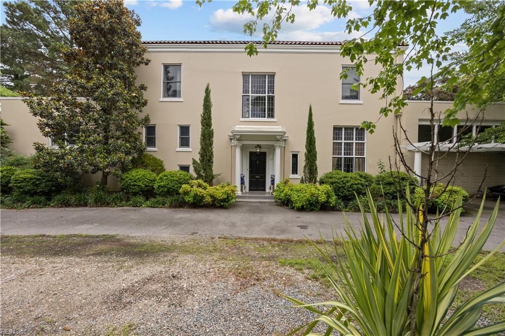 15 Holly Lane