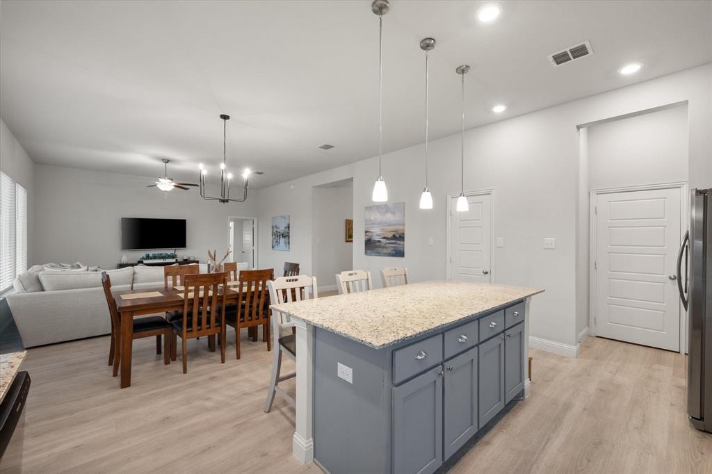 1416 Lakeview Drive
