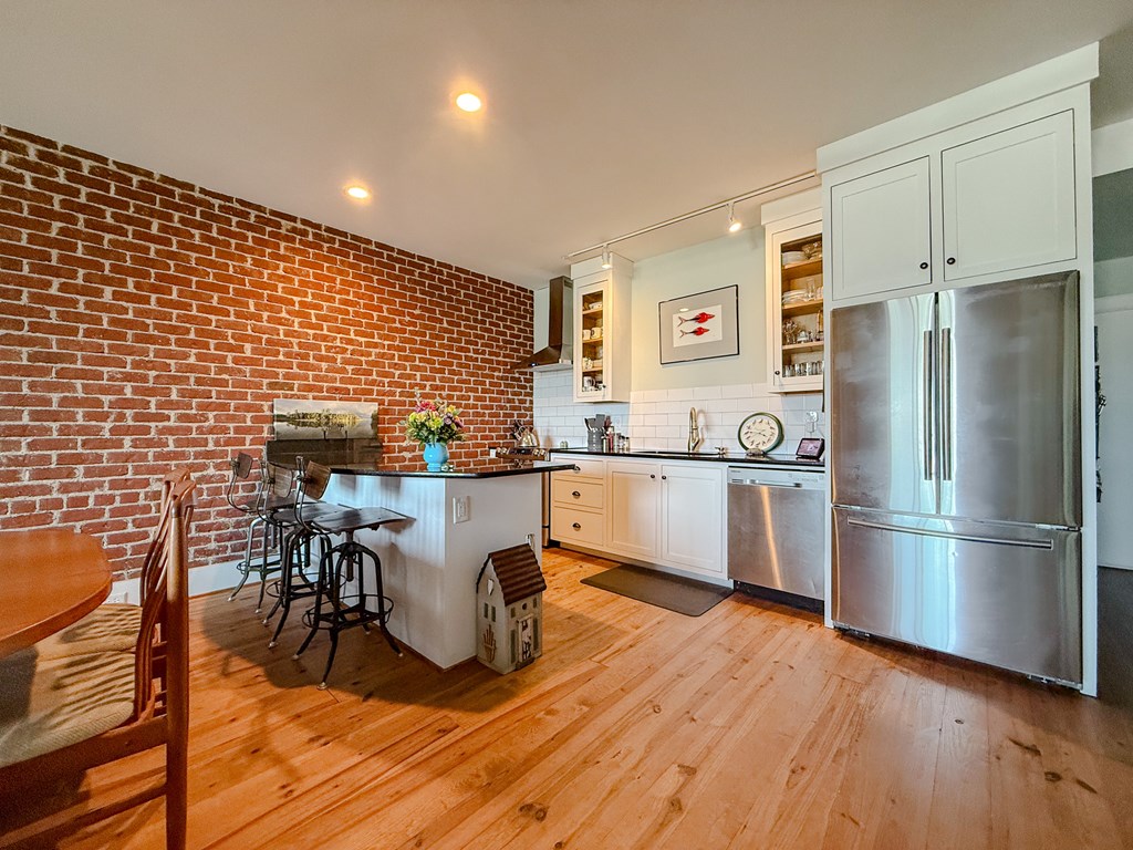 300 Mason Ave 3H