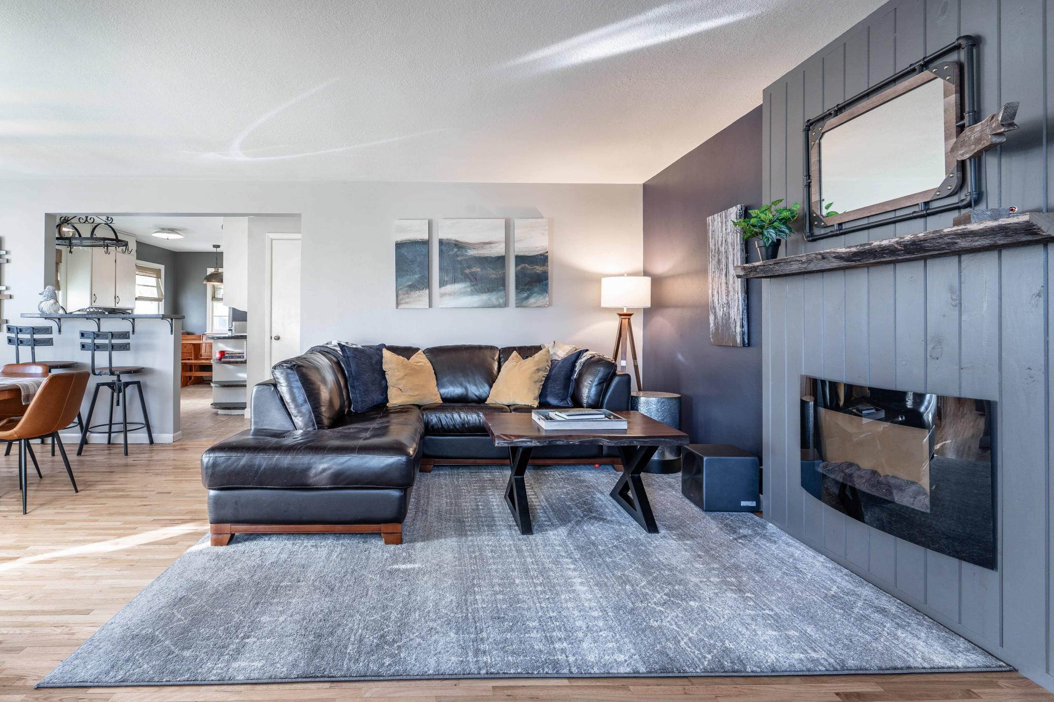 509 W Douglas Avenue