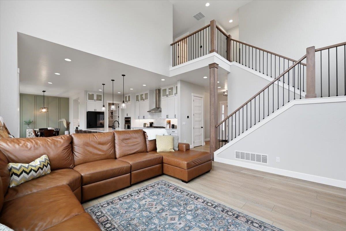 1323 S Aspen Ct