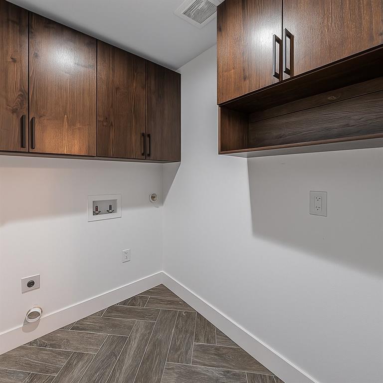 3712 Oak Meadow Street